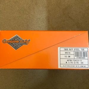 Brand new in the box mens 10.5 wide work boots